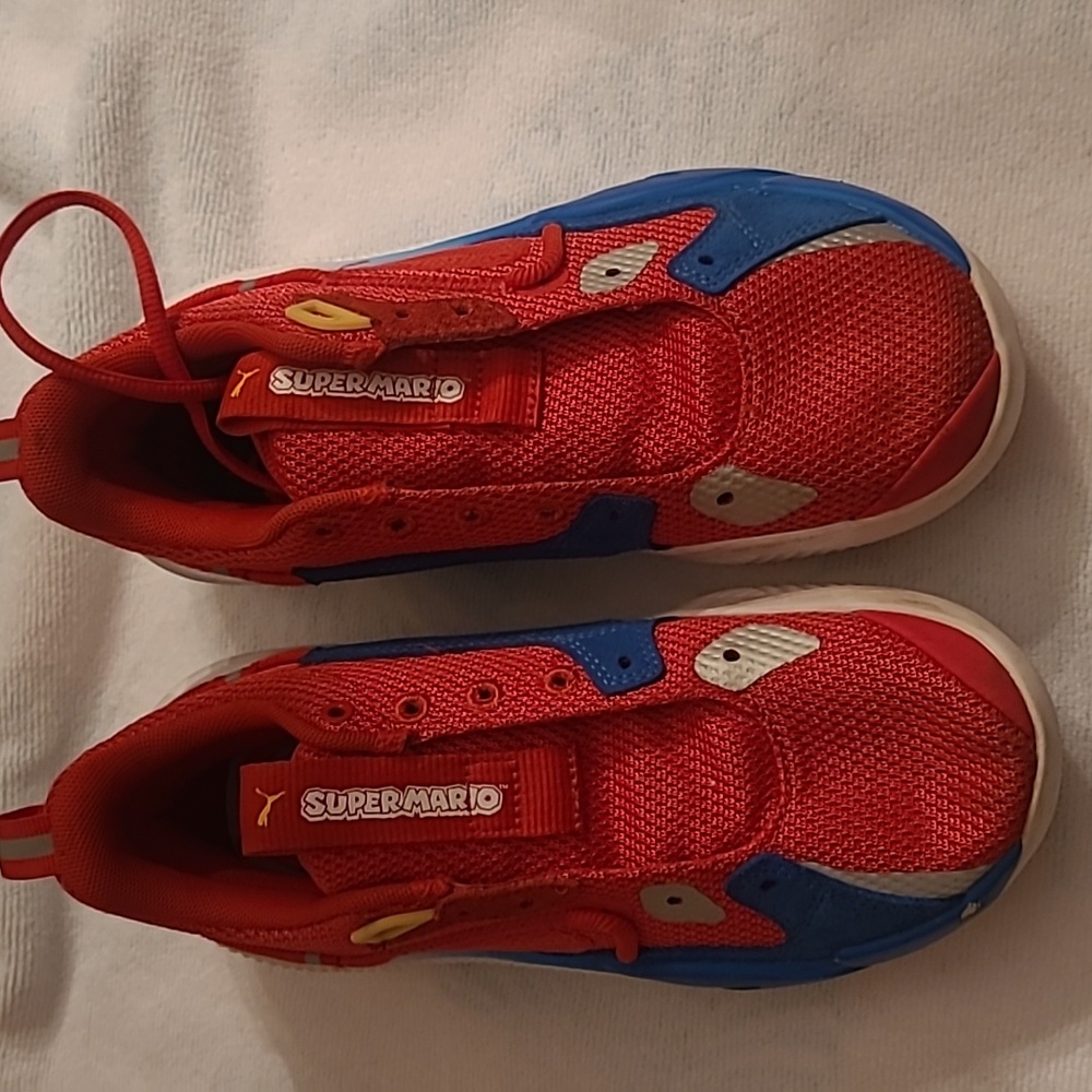EUC RS Dreamer Super Mario 64 Jr Puma sneakers size 4.5